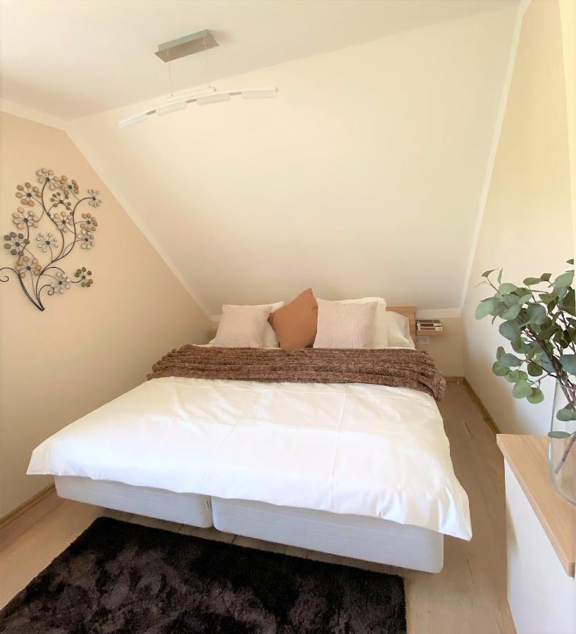 Otium Wellness Apartmanhaz Balatonakarattya Dış mekan fotoğraf